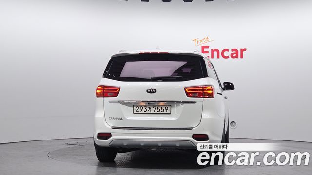 Kia Carnival из Кореи Encar