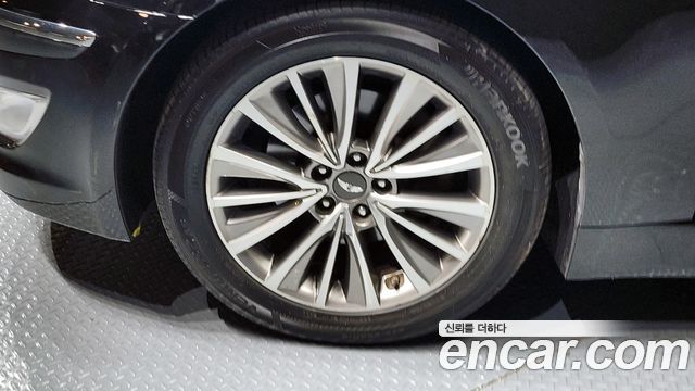 Hyundai Genesis из Кореи Encar