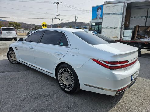 Genesis G90 3.8 AWD Luxury — пробег 114 000 км — фото 4 из 5
