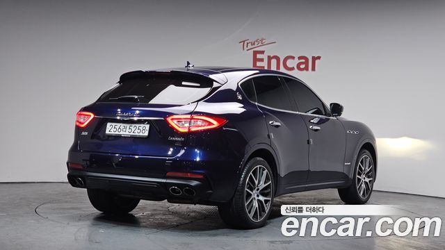 Maserati Levante 3.0 S AWD GranSport — пробег 68 699 км — фото 2 из 5