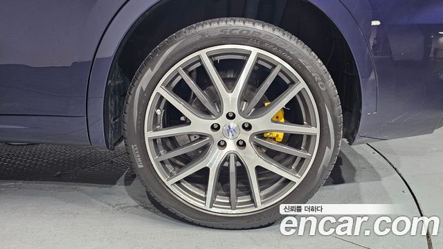 Maserati Levante 3.0 S AWD GranSport — пробег 68 699 км — фото 5 из 5