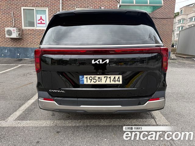 Kia Carnival Gasoline 9-Seater Noblesse — пробег 42 000 км — фото 4 из 4