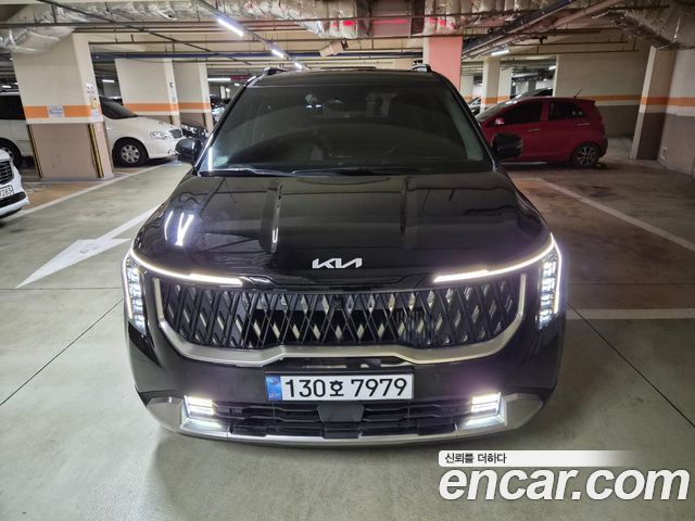 Kia Carnival HEV 9seater Signature — пробег 13 600 км — фото 2 из 5