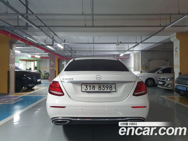 Mercedes-Benz E-Class из Кореи Encar