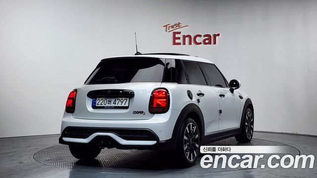 Mini Cooper Classic Third Generation — пробег 10 298 км — фото 2 из 5