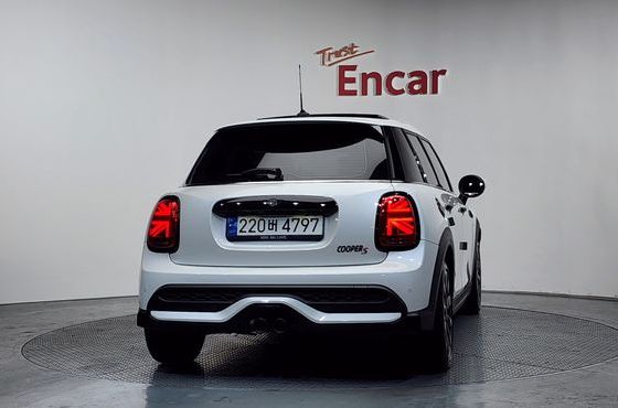 Mini Cooper Classic Third Generation — пробег 10 298 км — фото 4 из 5