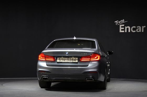 BMW 5-Series 530i M Sport Package Plus — пробег 124 945 км — фото 4 из 5