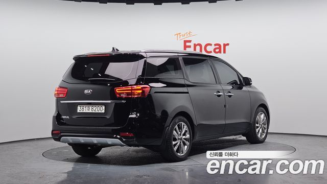 Kia Carnival из Кореи Encar
