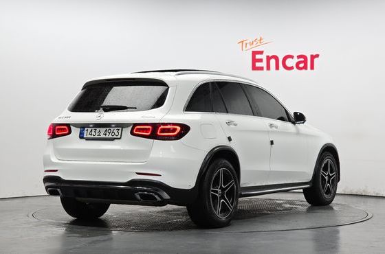 Mercedes-Benz GLC-Class GLC300 4MATIC — пробег 48 032 км — фото 2 из 5