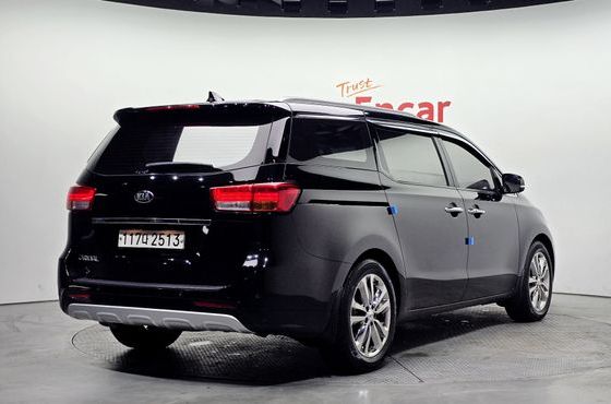 Kia Carnival 9-seater Noblesse — пробег 175 364 км — фото 2 из 5