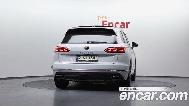 Volkswagen Touareg 3.0 TDI Prestige — пробег 37 423 км — фото 4 из 5