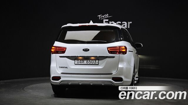 Kia Carnival из Кореи Encar
