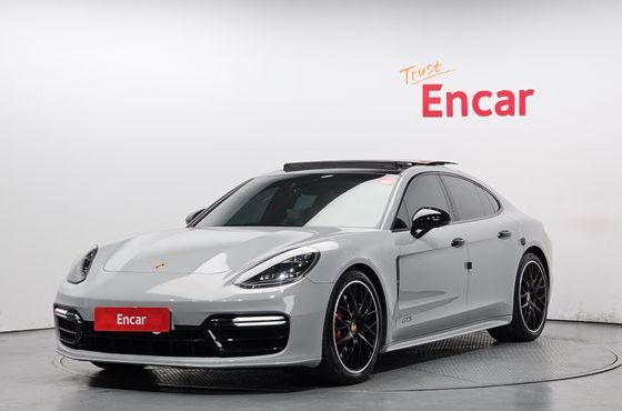 Porsche Panamera 4.0 GTS — пробег 76 723 км — фото 1 из 5