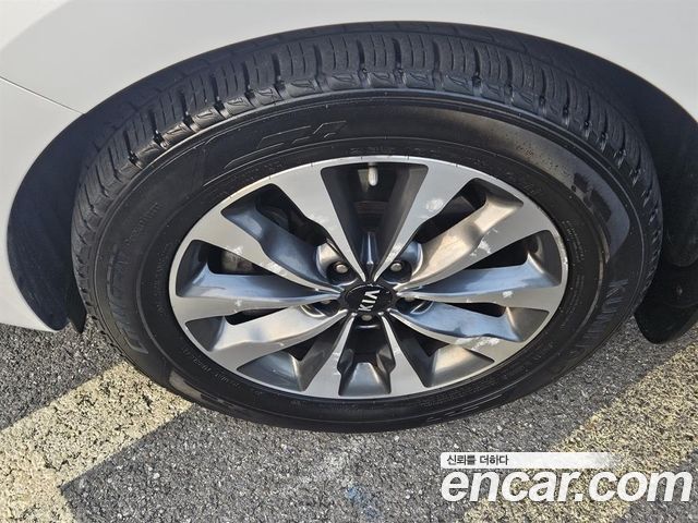 Kia Carnival 9-seater Luxury — пробег 223 250 км — фото 5 из 5