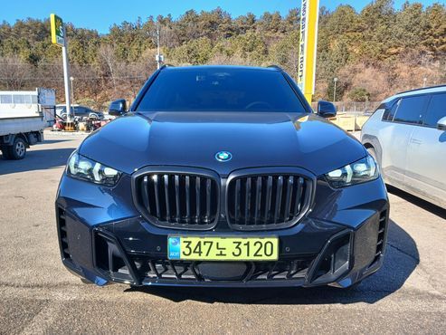 BMW X5 xDrive 50e M Sport — пробег 564 км — фото 1 из 5
