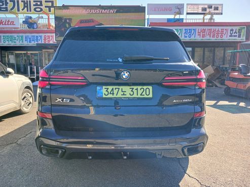 BMW X5 xDrive 50e M Sport — пробег 564 км — фото 5 из 5