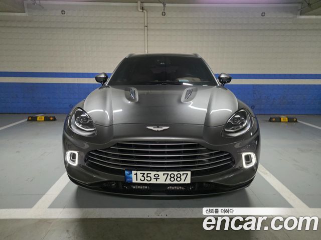 Astonmartin DBX 4.0 V8 — пробег 32 000 км — фото 1 из 5