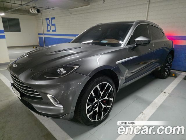 Astonmartin DBX 4.0 V8 — пробег 32 000 км — фото 2 из 5