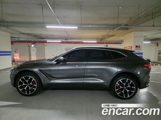 Astonmartin DBX 4.0 V8 — пробег 32 000 км — фото 3 из 5