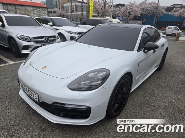 Porsche Panamera 4.0 GTS — пробег 100 300 км — фото 1 из 5