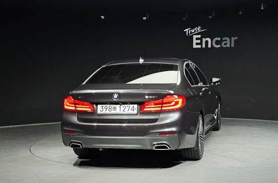 BMW 5-Series 530i xDrive M Sport Package Plus — пробег 45 165 км — фото 4 из 5