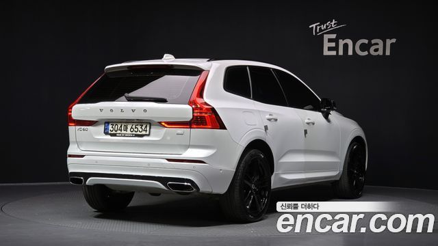Volvo XC60 T8 R-Design — пробег 77 674 км — фото 2 из 5