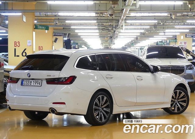 BMW 3-Series 320d Touring — пробег 25 000 км — фото 2 из 5