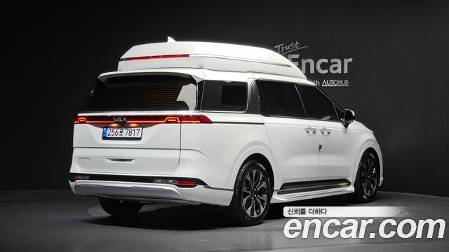 Kia Carnival 9-Seater Hi-Limousine Signature — пробег 71 172 км — фото 2 из 5