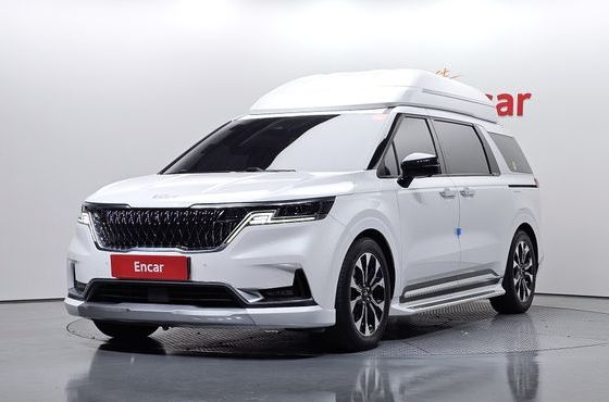 Kia Carnival 7-Seater Hi-Limousine Signature — пробег 73 659 км — фото 1 из 5