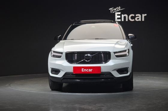 Volvo XC40 B4 R-Design — пробег 180 576 км — фото 3 из 5