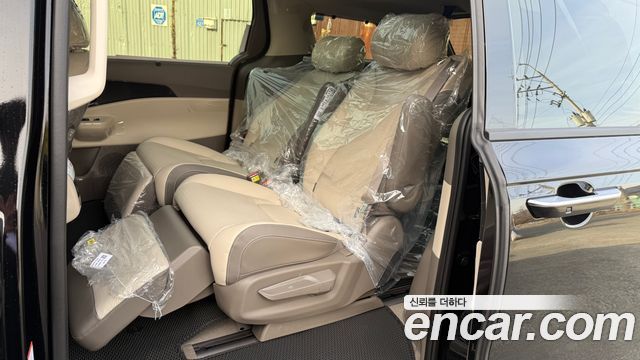 Kia Carnival HEV 7-Seater X Line — пробег 10 000 км — фото 3 из 5