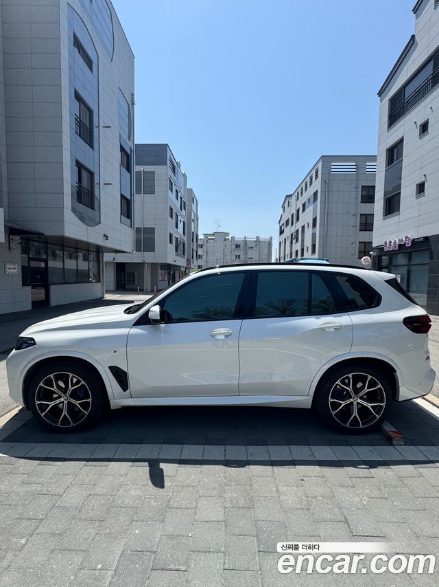 BMW X5 xDrive 40i M Sport — пробег 12 400 км — фото 4 из 5