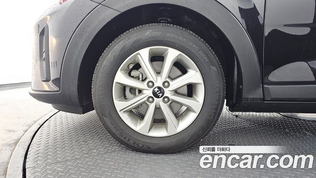 Kia Stonic из Кореи Encar