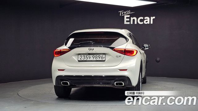 Infiniti Q30 из Кореи Encar