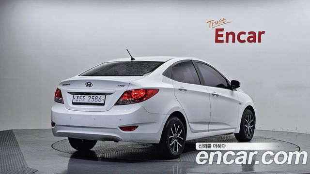 Hyundai Accent Diesel 1.6 VGT Smart — пробег 204 376 км — фото 2 из 5