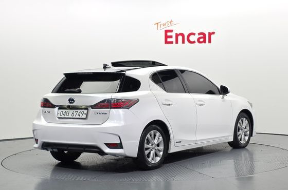 Lexus CT200h 1.8 Supreme ZWA10 — пробег 139 410 км — фото 2 из 5