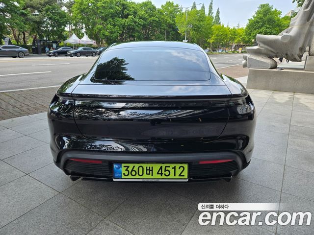Porsche Taycan GTS — пробег 4 700 км — фото 4 из 5