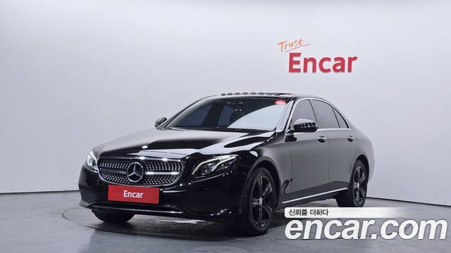 Mercedes-Benz E-Class E220d 4MATIC Avantgarde — пробег 69 858 км — фото 1 из 5