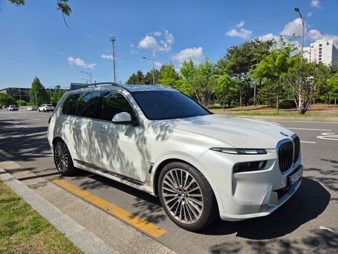 BMW X7 xDrive 40d Design Pure Excellence 6-Seater — пробег 6 100 км — фото 2 из 5