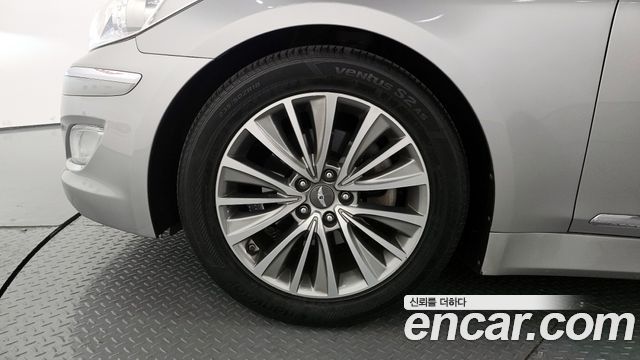 Hyundai Genesis из Кореи Encar