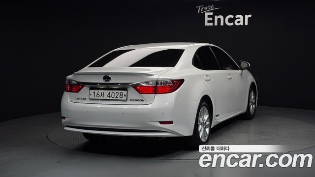 Lexus ES Supreme XV60 — пробег 208 907 км — фото 2 из 5