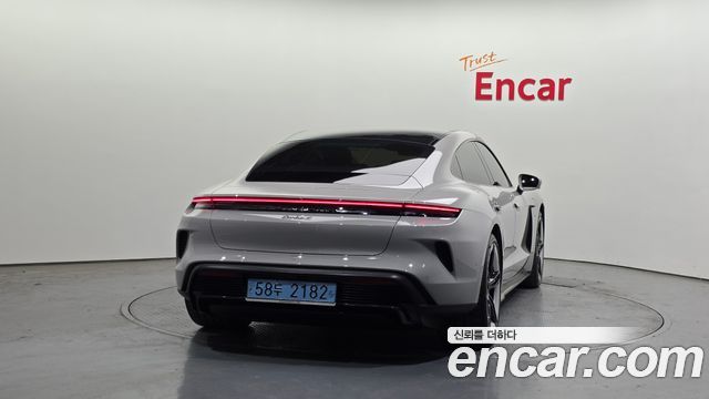 Porsche Taycan из Кореи Encar