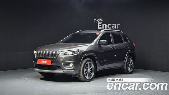 Jeep Cherokee 3.2 Overland AWD — пробег 23 445 км — фото 1 из 5