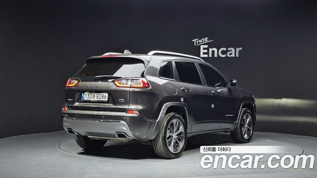Jeep Cherokee 3.2 Overland AWD — пробег 23 445 км — фото 2 из 5
