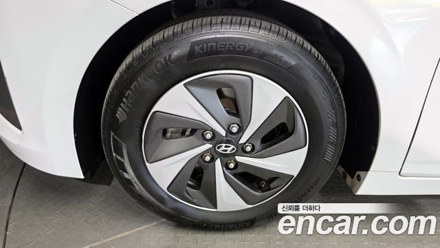 Hyundai Ioniq из Кореи Encar