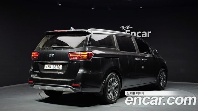 Kia Carnival 9-Seater Luxury — пробег 113 480 км — фото 2 из 5