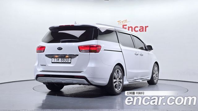 Kia Carnival из Кореи Encar