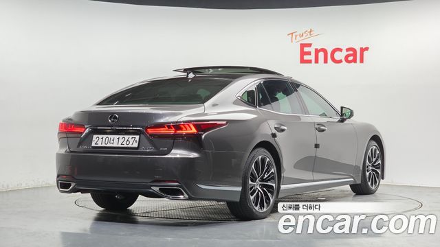 Lexus LS 3.5 Luxury AWD — пробег 66 793 км — фото 2 из 5