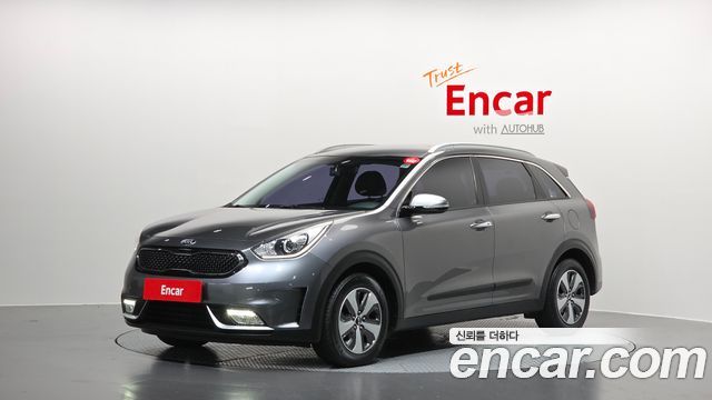 Kia Niro Prestige — пробег 60 538 км — фото 1 из 5