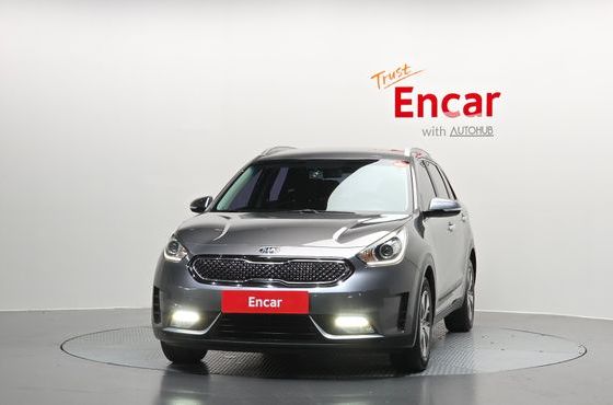 Kia Niro Prestige — пробег 60 538 км — фото 3 из 5